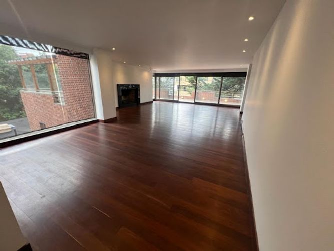 Apartamento de 4 alcobas en venta en El Retiro, Bogotá, 525 m² · foto 4 de 24