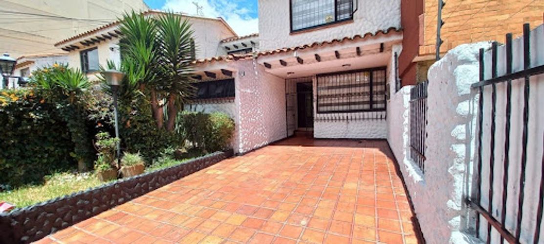 Casa en venta en Santa Paula, Bogotá · foto 2 de 24