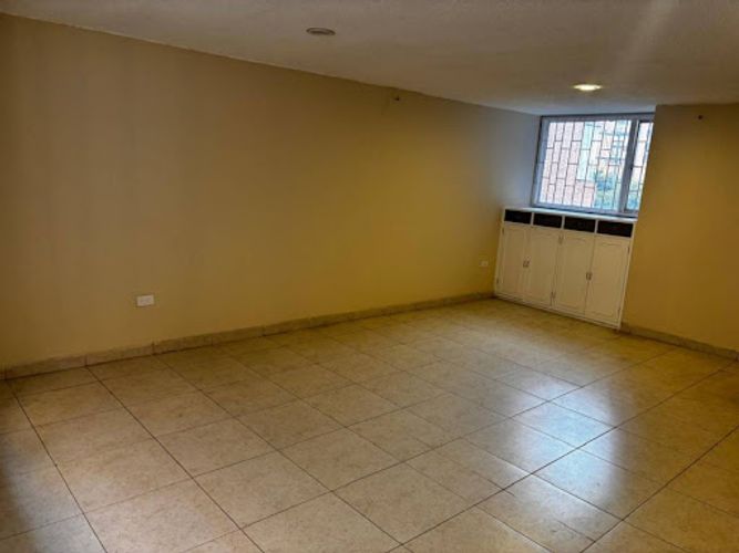 Apartamento de 2 alcobas en venta en Cataluna, Bogotá, 78 m² · foto 2 de 21