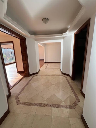 Apartamento en venta en Santa Barbara Alta, Bogotá · foto 4 de 24
