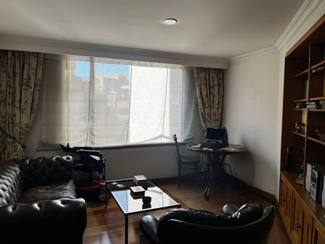 Apartamento de 3 alcobas en venta en Los Rosales, Bogotá, 200 m² · foto 11 de 24