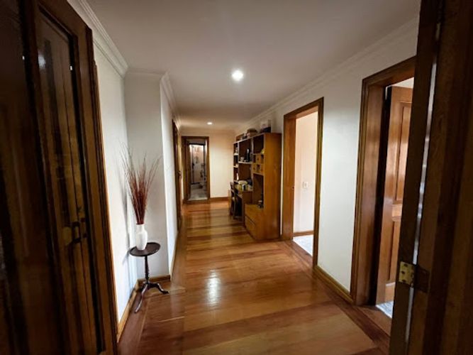 Apartamento de 3 alcobas en venta en Los Rosales, Bogotá, 200 m² · foto 13 de 24