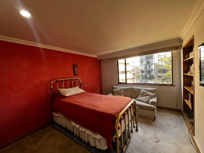Apartamento de 3 alcobas en venta en Los Rosales, Bogotá, 200 m² · foto 16 de 24