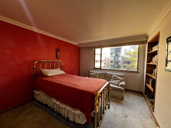 Apartamento de 3 alcobas en venta en Los Rosales, Bogotá, 200 m² · foto 17 de 24