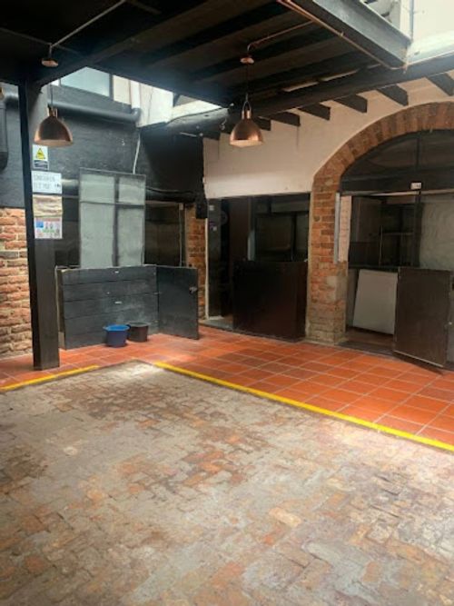 Casa en venta en Quinta Camacho, Bogotá, 604 m² · foto 2 de 16