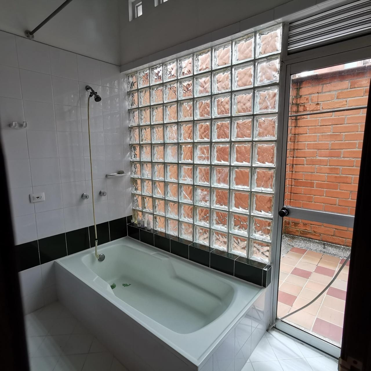 Apartamento en venta en Loma Del Indio, Medellín · foto 22 de 24