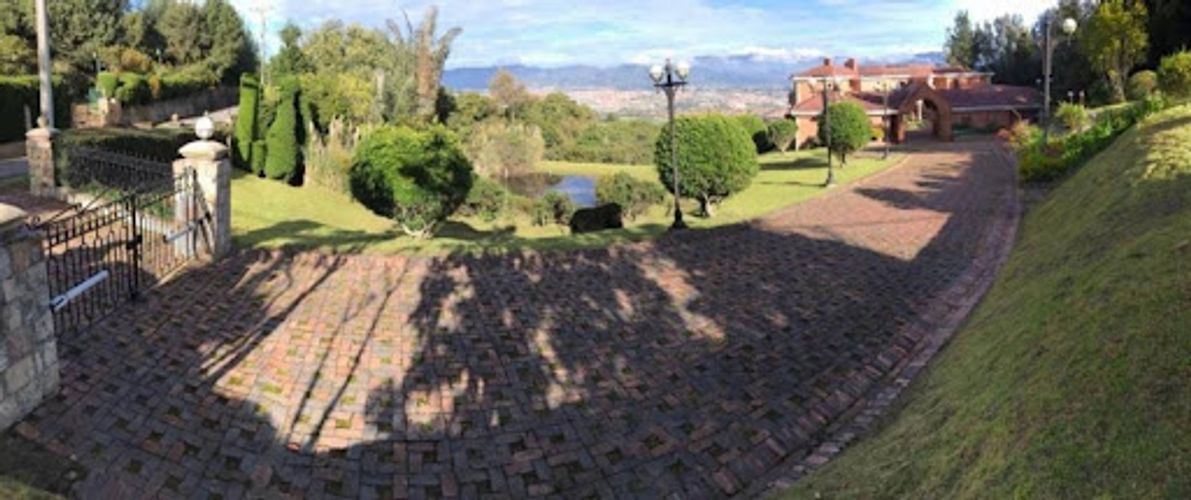 Apartamento de 4 alcobas en venta en Altos De Yerbabuena, Chía, 898 m² · foto 2 de 24