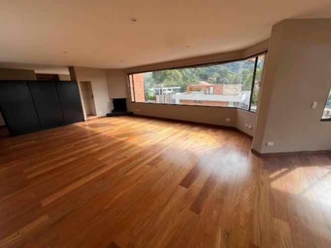Apartamento de 3 alcobas en venta en Santa Barbara Alta, Bogotá, 276 m² · foto 3 de 21