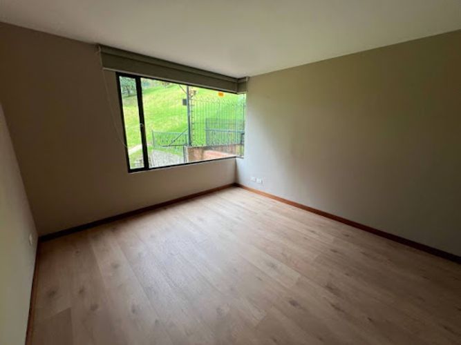 Apartamento de 3 alcobas en venta en Santa Barbara Alta, Bogotá, 276 m² · foto 13 de 21