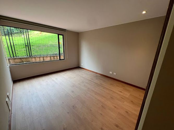 Apartamento de 3 alcobas en venta en Santa Barbara Alta, Bogotá, 276 m² · foto 15 de 21
