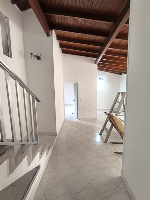Casa de 5 alcobas en venta en Los Colores, Medellín, 231 m² · foto 4 de 24