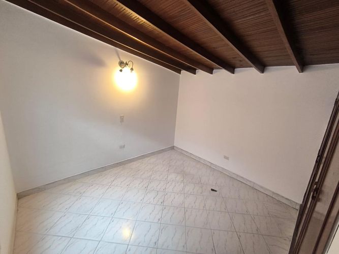 Casa de 5 alcobas en venta en Los Colores, Medellín, 231 m² · foto 16 de 24