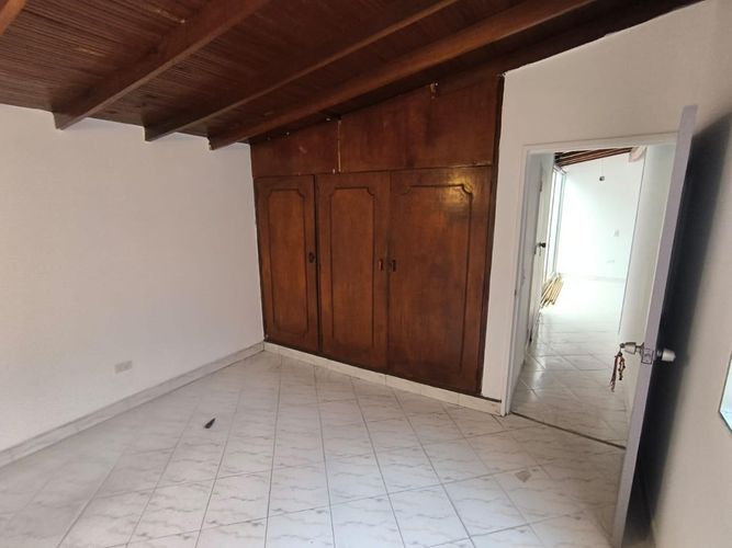 Casa de 5 alcobas en venta en Los Colores, Medellín, 231 m² · foto 17 de 24