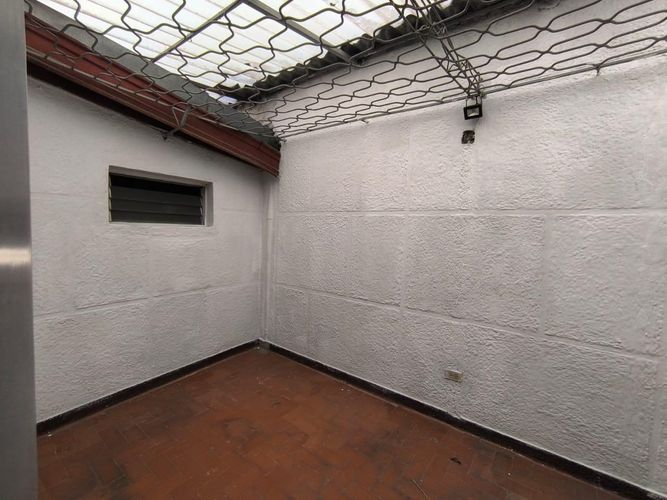 Casa de 5 alcobas en venta en Los Colores, Medellín, 231 m² · foto 24 de 24