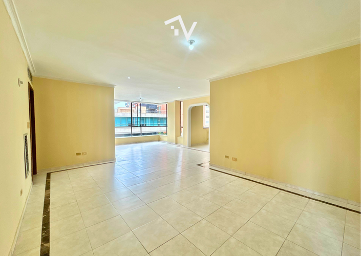 Apartamento de 3 alcobas en venta en Altos Del Prado, Barranquilla, 180 m² · foto 3 de 24