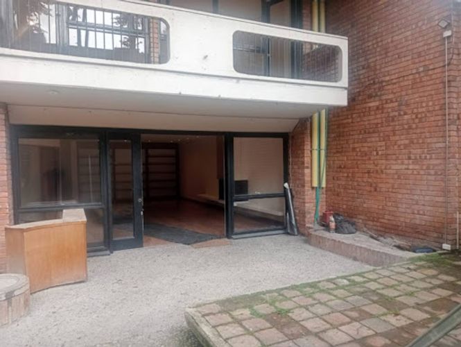 Apartamento de 3 alcobas en venta en El Retiro, Bogotá, 242 m² · foto 3 de 24