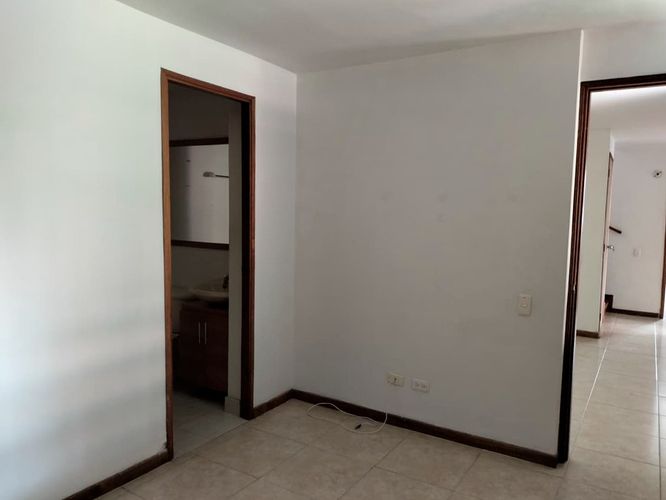 Apartamento de 4 alcobas en arriendo en Vía Las Palmas, Medellín, 110 m² · foto 13 de 15