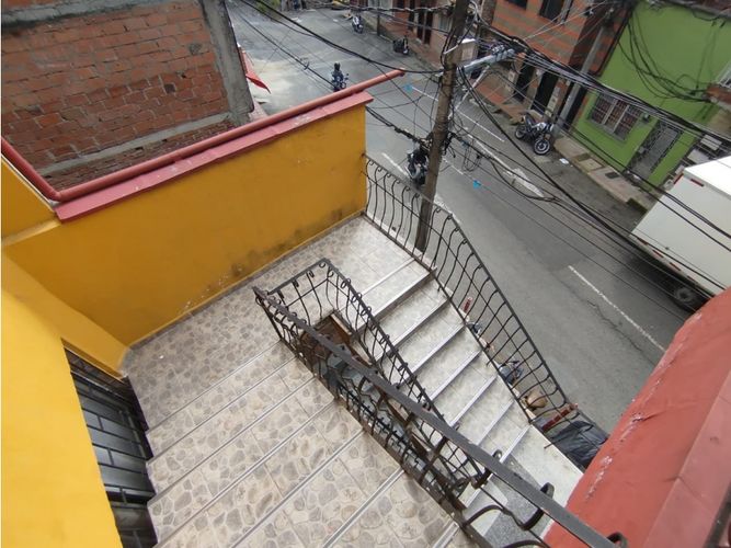 Casa de 6 alcobas en venta en Las Palmas, Medellín, 102 m² · foto 4 de 15