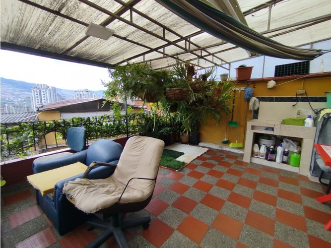 Casa de 6 alcobas en venta en Las Palmas, Medellín, 102 m² · foto 8 de 15