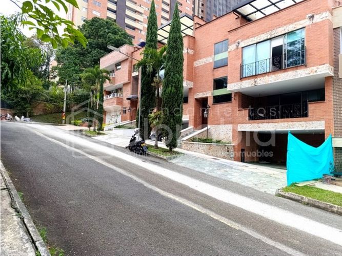 Casa de 4 alcobas en venta en Ub Cortijo De San Jose, Sabaneta, 410 m² · foto 2 de 24