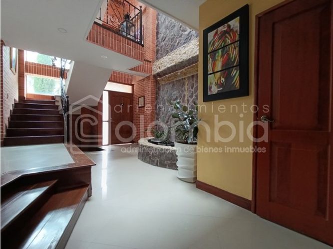 Casa de 4 alcobas en venta en Ub Cortijo De San Jose, Sabaneta, 410 m² · foto 4 de 24