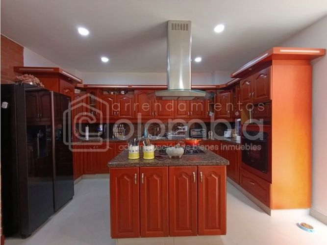 Casa de 4 alcobas en venta en Ub Cortijo De San Jose, Sabaneta, 410 m² · foto 18 de 24
