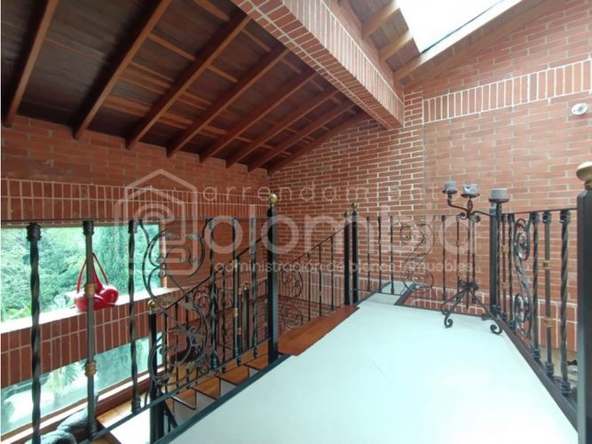 Casa de 4 alcobas en venta en Ub Cortijo De San Jose, Sabaneta, 410 m² · foto 20 de 24
