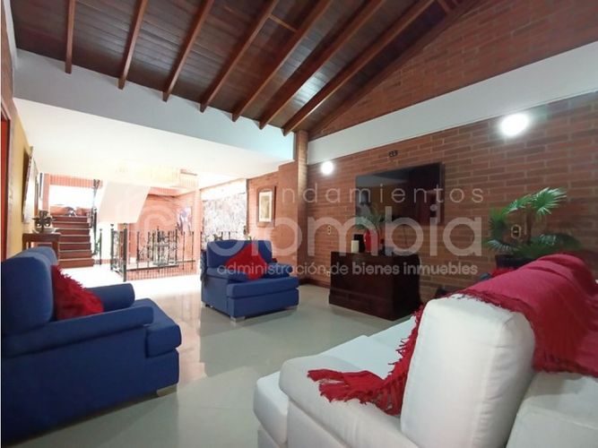 Casa de 4 alcobas en venta en Ub Cortijo De San Jose, Sabaneta, 410 m² · foto 21 de 24