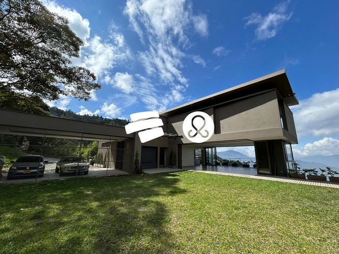 Casa de 3 alcobas en venta en Zona Centro, Envigado · foto 9 de 24
