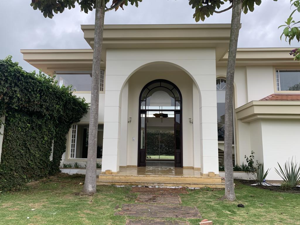 Casa en venta en Guaymaral, Bogotá · foto 2 de 14