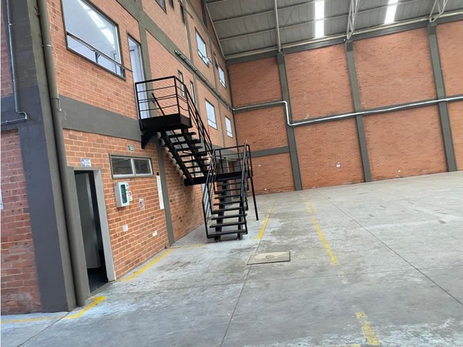 Bodega en arriendo en Cartagenita, Mosquera, 2154 m² · foto 4 de 9