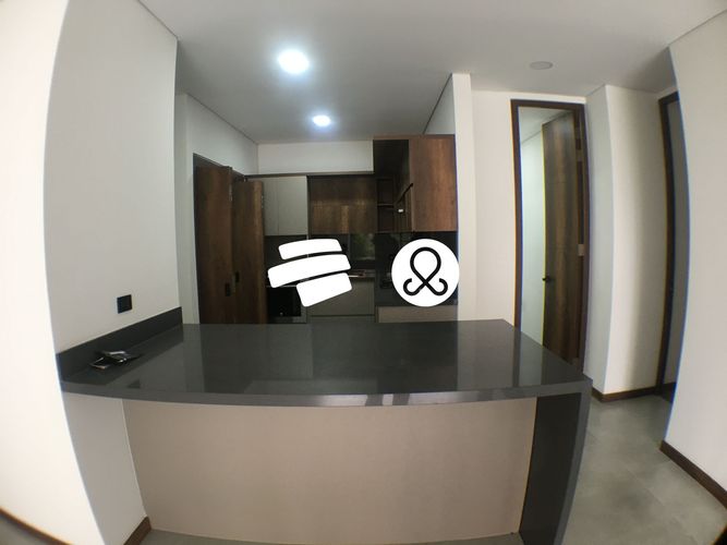 Apartamento en venta en El Poblado, Medellín · foto 2 de 19