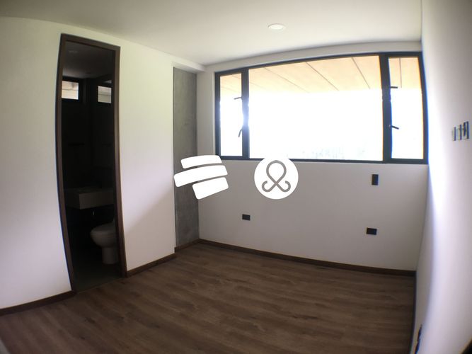 Apartamento de 3 alcobas en venta en El Poblado, Medellín, 136 m² · foto 8 de 17