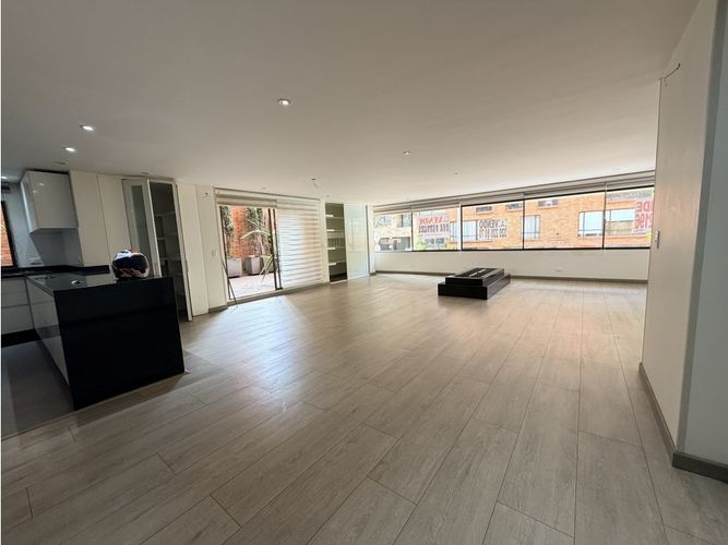 Apartamento de 3 alcobas en venta en Los Rosales, Bogotá, 192 m² · foto 4 de 24