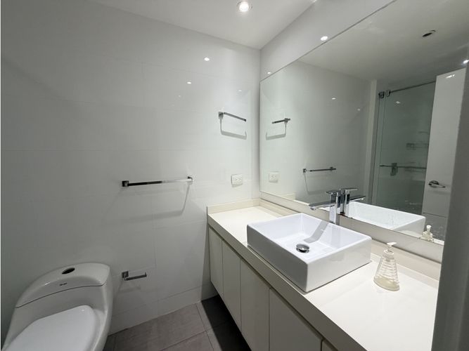 Apartamento de 3 alcobas en venta en Los Rosales, Bogotá, 192 m² · foto 13 de 24