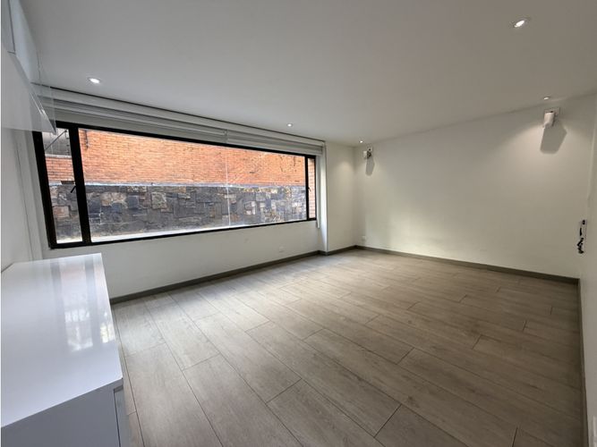 Apartamento de 3 alcobas en venta en Los Rosales, Bogotá, 192 m² · foto 19 de 24
