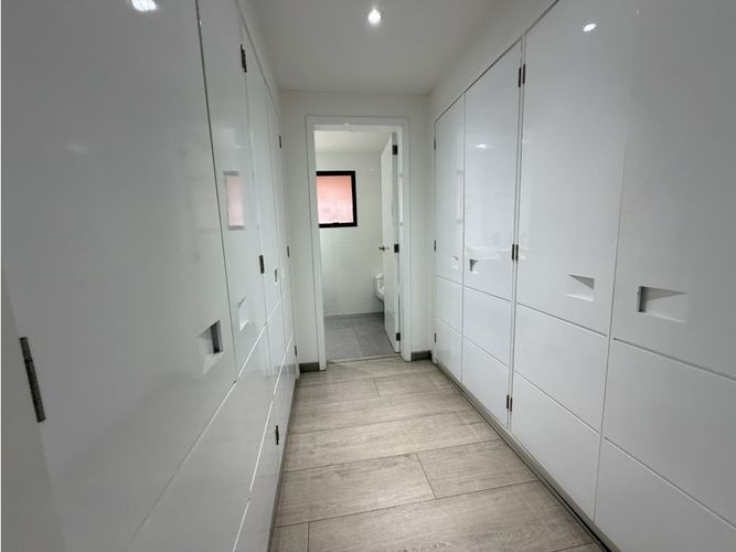 Apartamento de 3 alcobas en venta en Los Rosales, Bogotá, 192 m² · foto 21 de 24