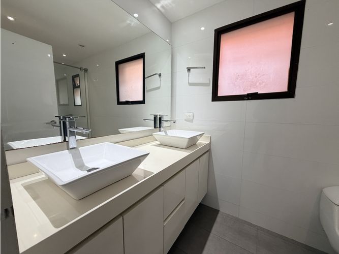 Apartamento de 3 alcobas en venta en Los Rosales, Bogotá, 192 m² · foto 22 de 24