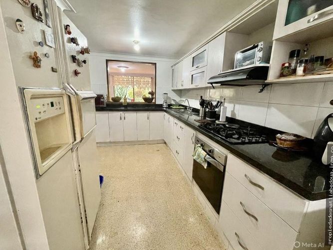 Casa de 3 alcobas en venta en El Poblado, Medellín, 208 m² · foto 4 de 10