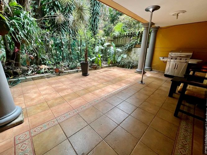 Casa de 3 alcobas en venta en El Poblado, Medellín, 208 m² · foto 10 de 10
