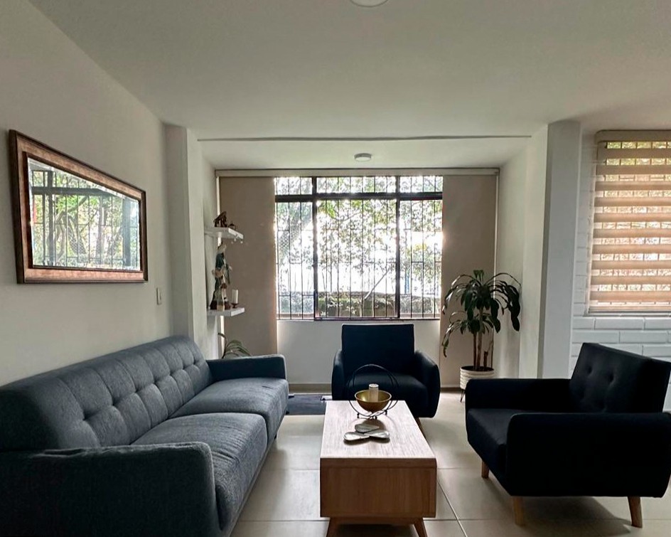 Apartamento en venta en El Poblado, Medellín · foto 3 de 14