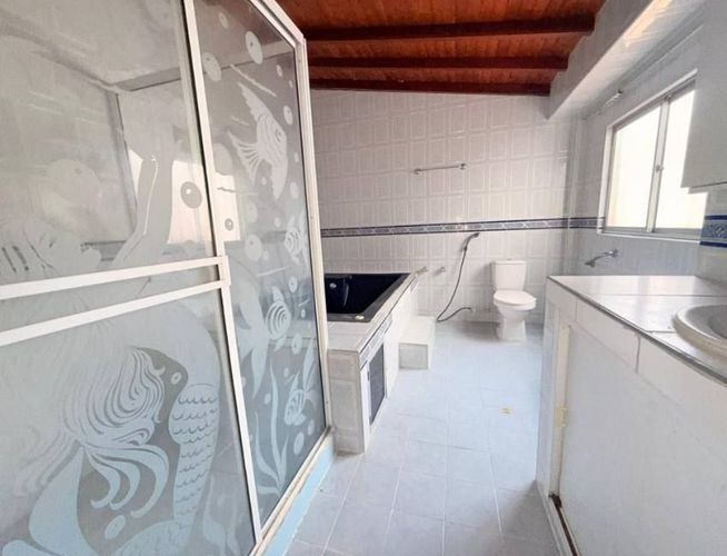 Casa de 6 alcobas en venta en Diamante 2, Bucaramanga, 360 m² · foto 5 de 13