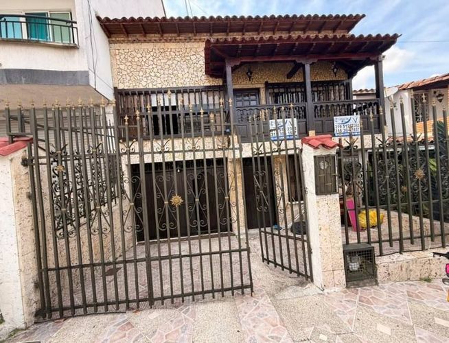 Casa de 6 alcobas en venta en Diamante 2, Bucaramanga, 360 m² · foto 12 de 13
