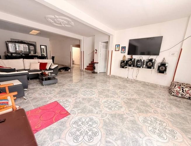 Casa de 7 alcobas en venta en San Alonso, Bucaramanga, 400 m² · foto 7 de 12