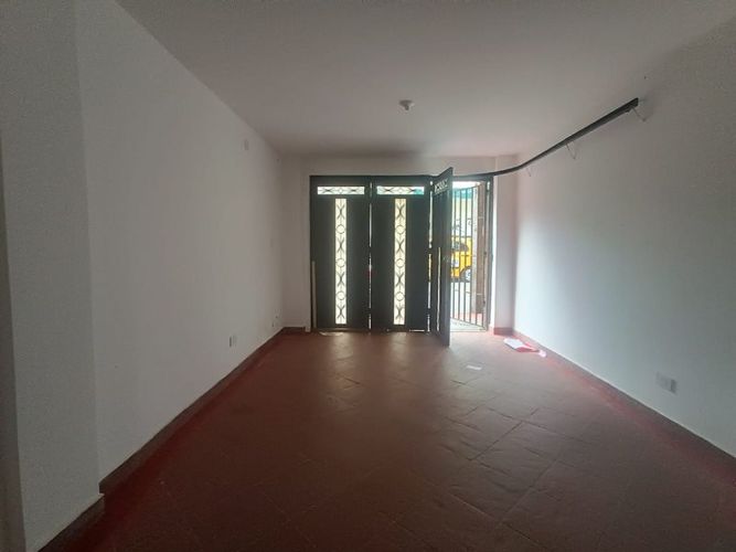 Local en arriendo en Boston, Medellín, 30 m² · foto 2 de 9