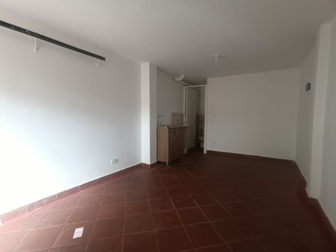 Local en arriendo en Boston, Medellín, 30 m² · foto 3 de 9
