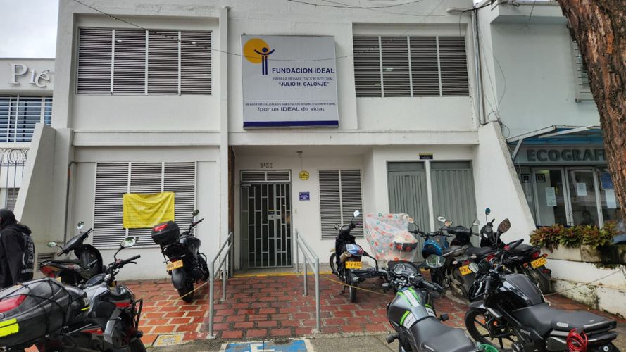Casa de 10 alcobas en venta en Tequendama, Cali, 362 m² · foto 2 de 10