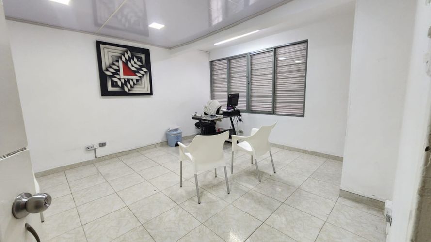 Casa de 10 alcobas en venta en Tequendama, Cali, 362 m² · foto 5 de 10