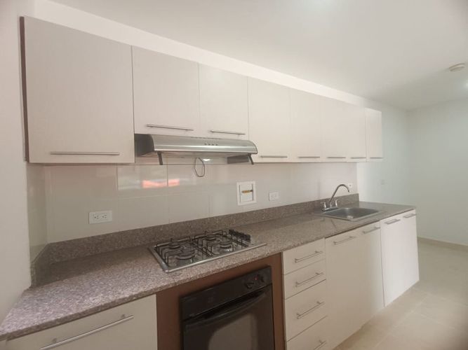 Apartamento en arriendo en La Pradera, Envigado, 113 m² · foto 3 de 24