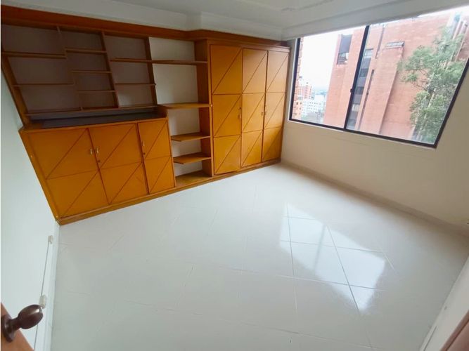 Apartamento de 5 alcobas en arriendo en El Poblado, Medellín, 260 m² · foto 3 de 17